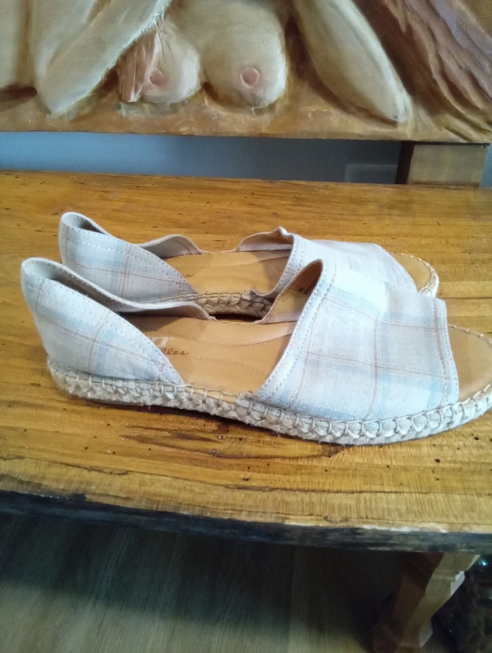 Born Seak Size 9 Beige Plaid Espadrille Sandals No Heel, Open Toe Slingback
